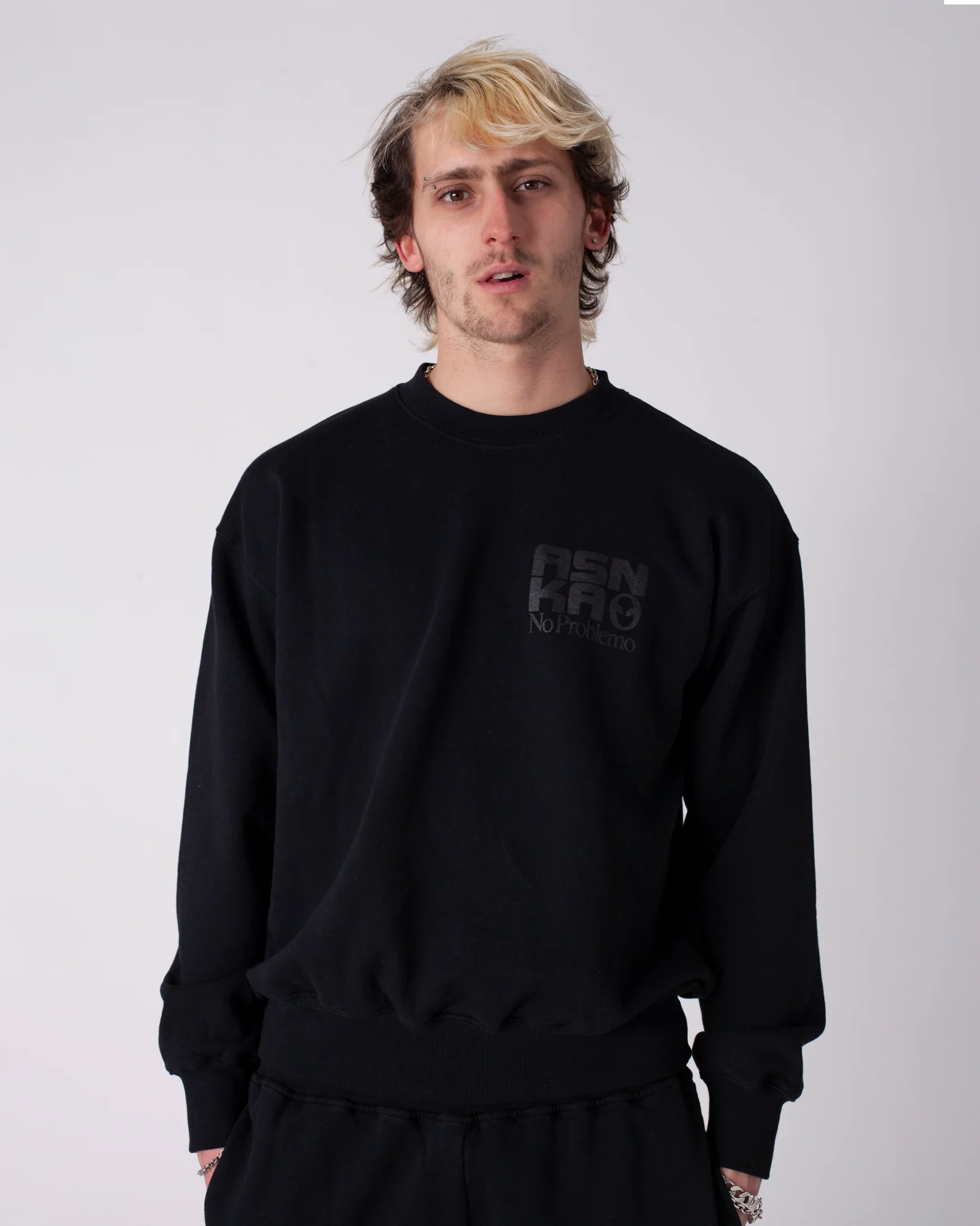 Alien Shall Not Sweatshirt - Image 4